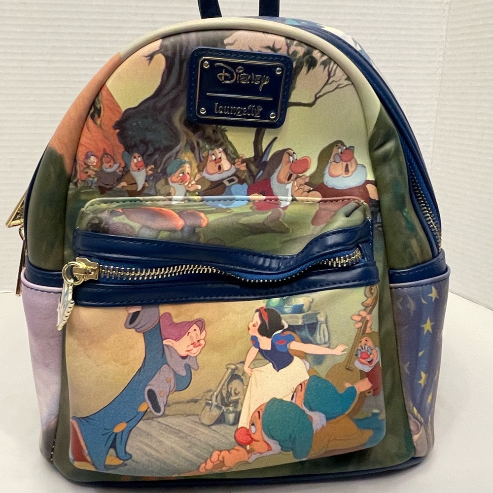NWOT Loungefly Disney Snow White mini backpack